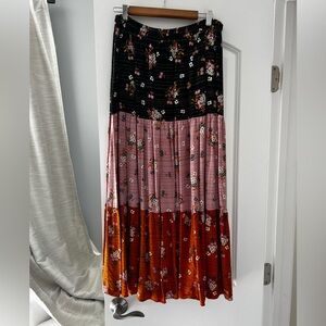 Adorable like new maxi skirt from Nordstrom Rack!